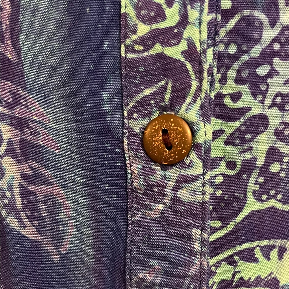 Batik blouse from a boutique in Capitola CA EUC 100% rayon made in Indonesia - Picture 4 of 12
